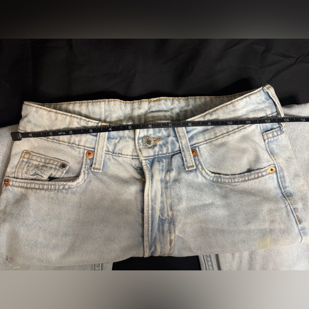 H&M Light Wash Denim Jeans - Picture 4 of 6